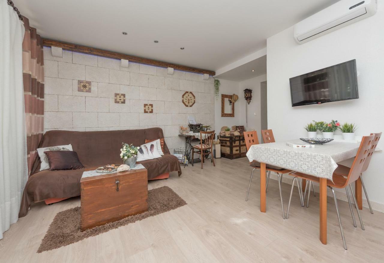 Apartmani Antunovic ポドゥゴラ エクステリア 写真